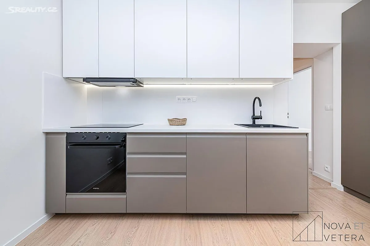 Prodej bytu 3+kk 74 m² – pohled 4