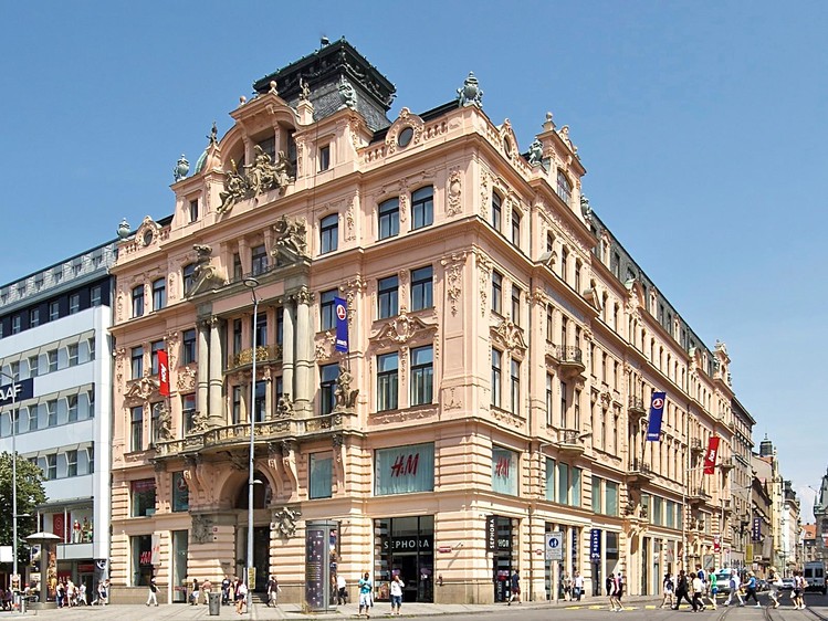 Pronájem komerčního prostoru, 465 m² (1 z 9)