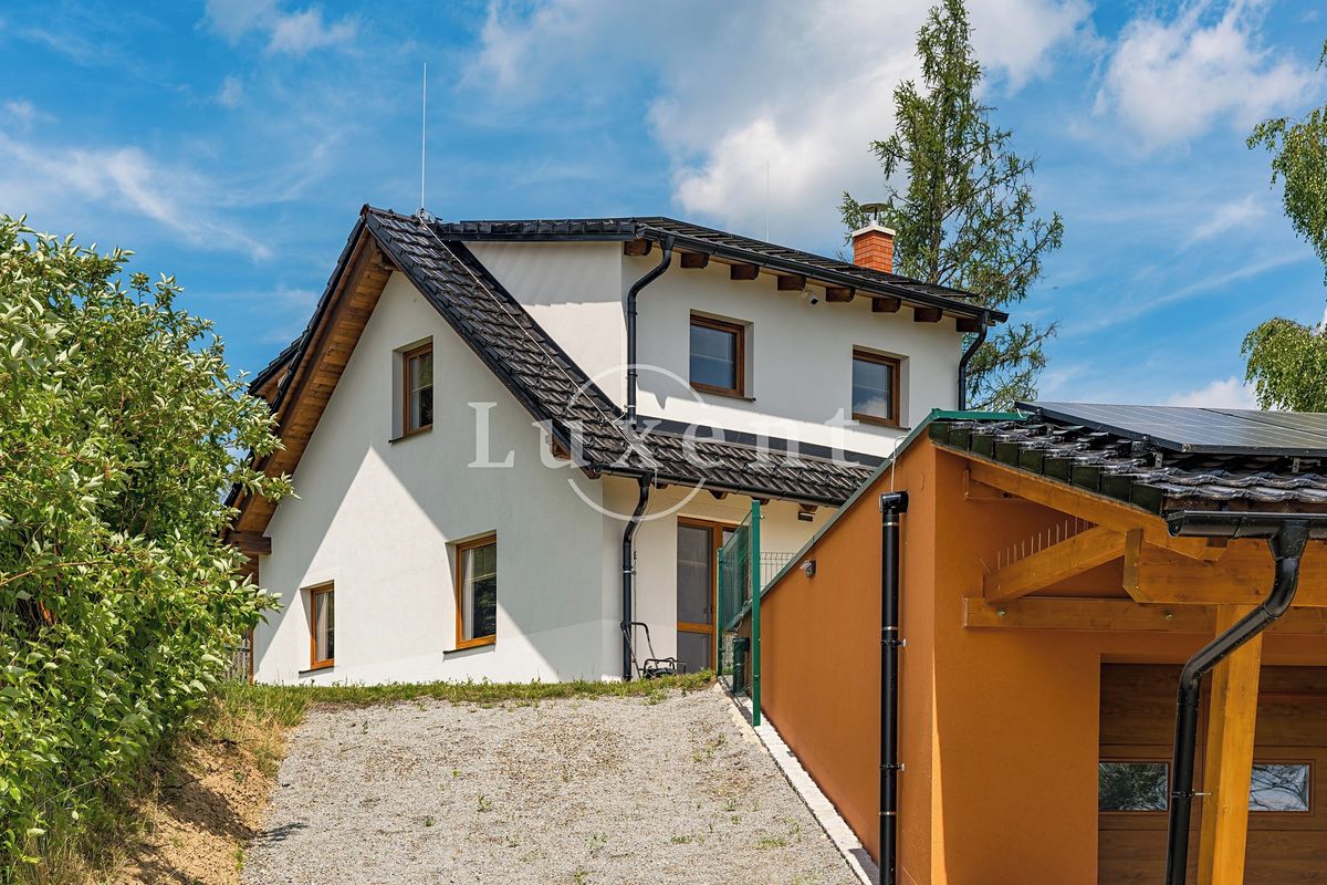 Prodej rodinného domu 186 m², pozemek 1808 m² – fotografie 3