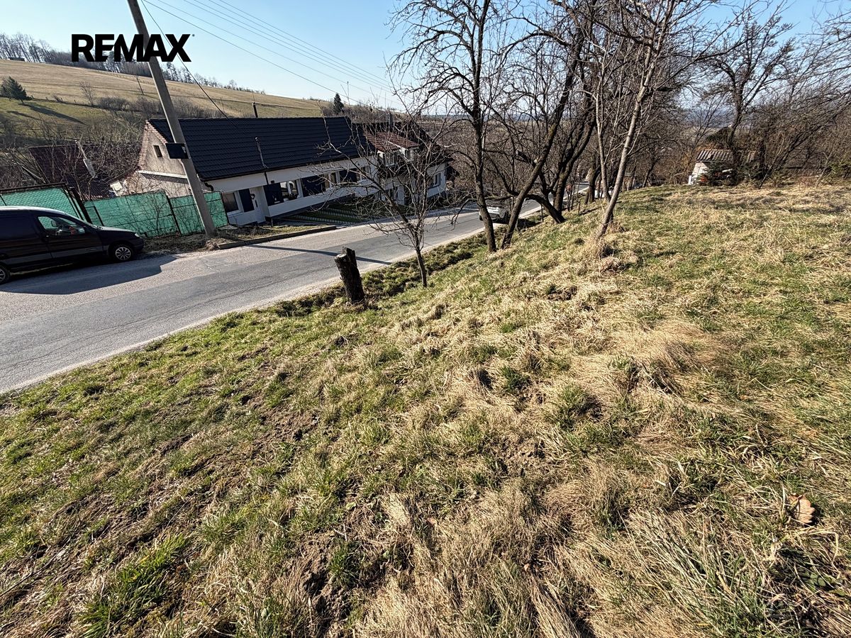 Prodej stavebního pozemku 1536 m² – fotografie 2