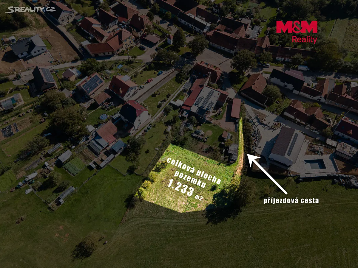 Prodej stavebního pozemku 1233 m² – pohled 2
