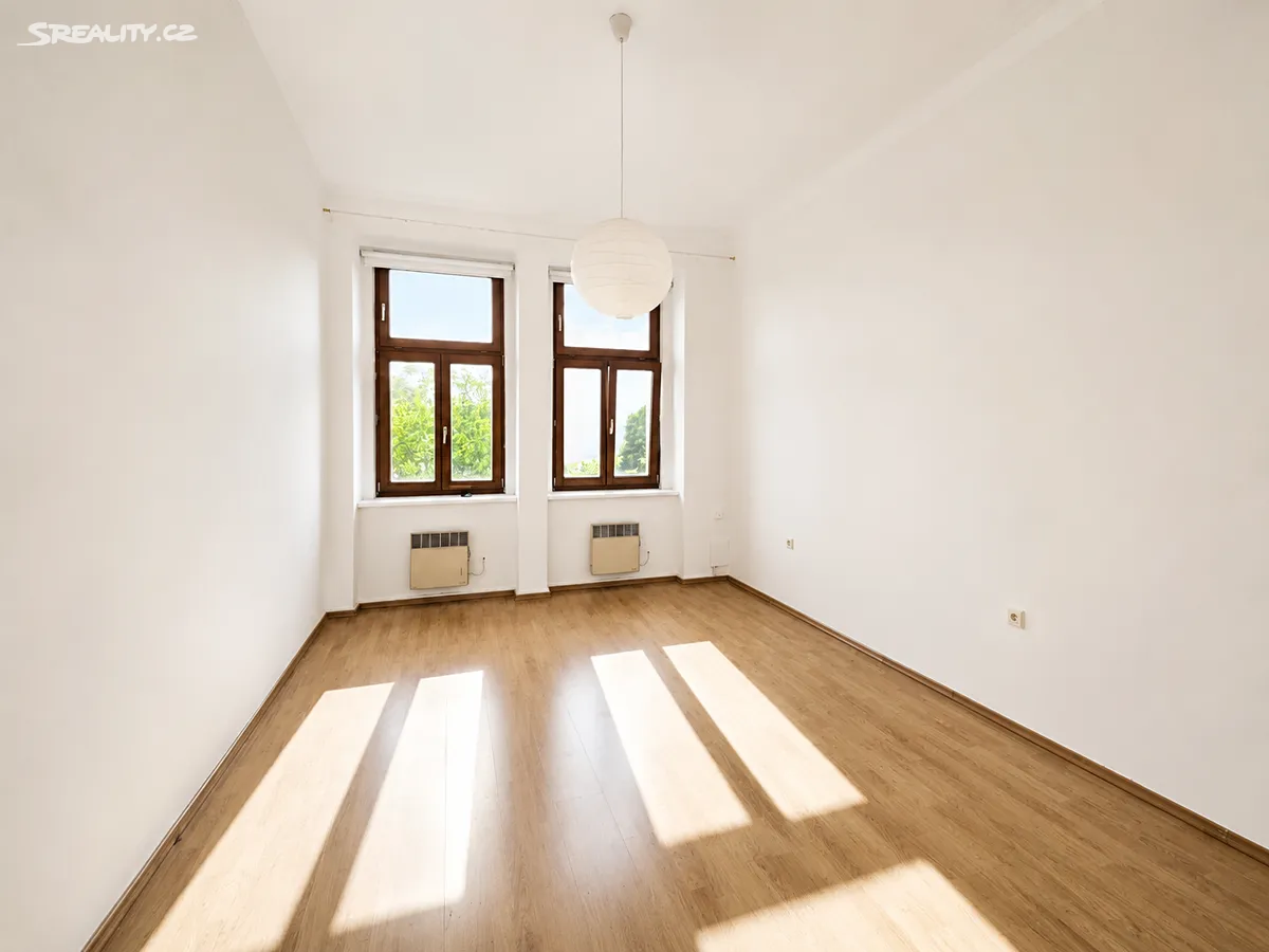 Pronájem bytu 1+kk 30 m² – pohled 2