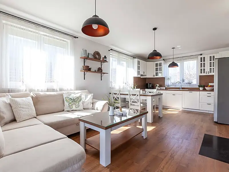 Prodej rodinného domu 95 m², pozemek 727 m², Milovice – náhled fotky 3
