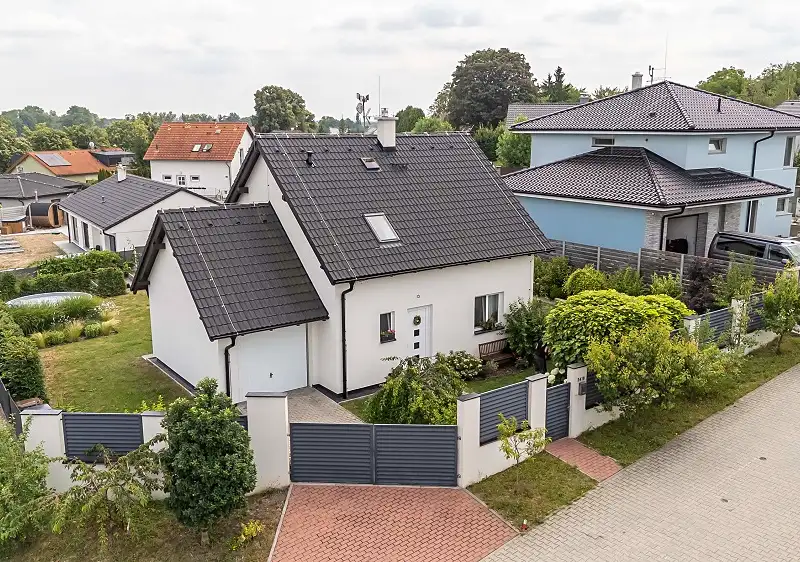 Prodej rodinného domu 95 m², pozemek 727 m², Milovice – náhled fotky 1