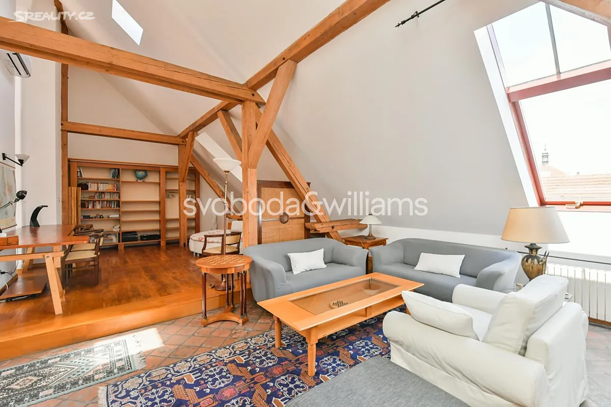 Pronájem bytu 1+kk 169 m² – pohled 6