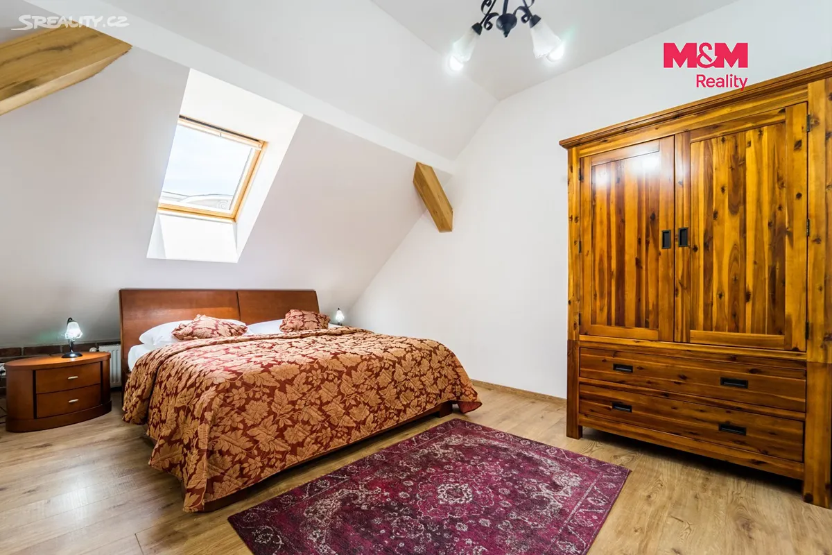 Pronájem bytu 4+kk 102 m² – další