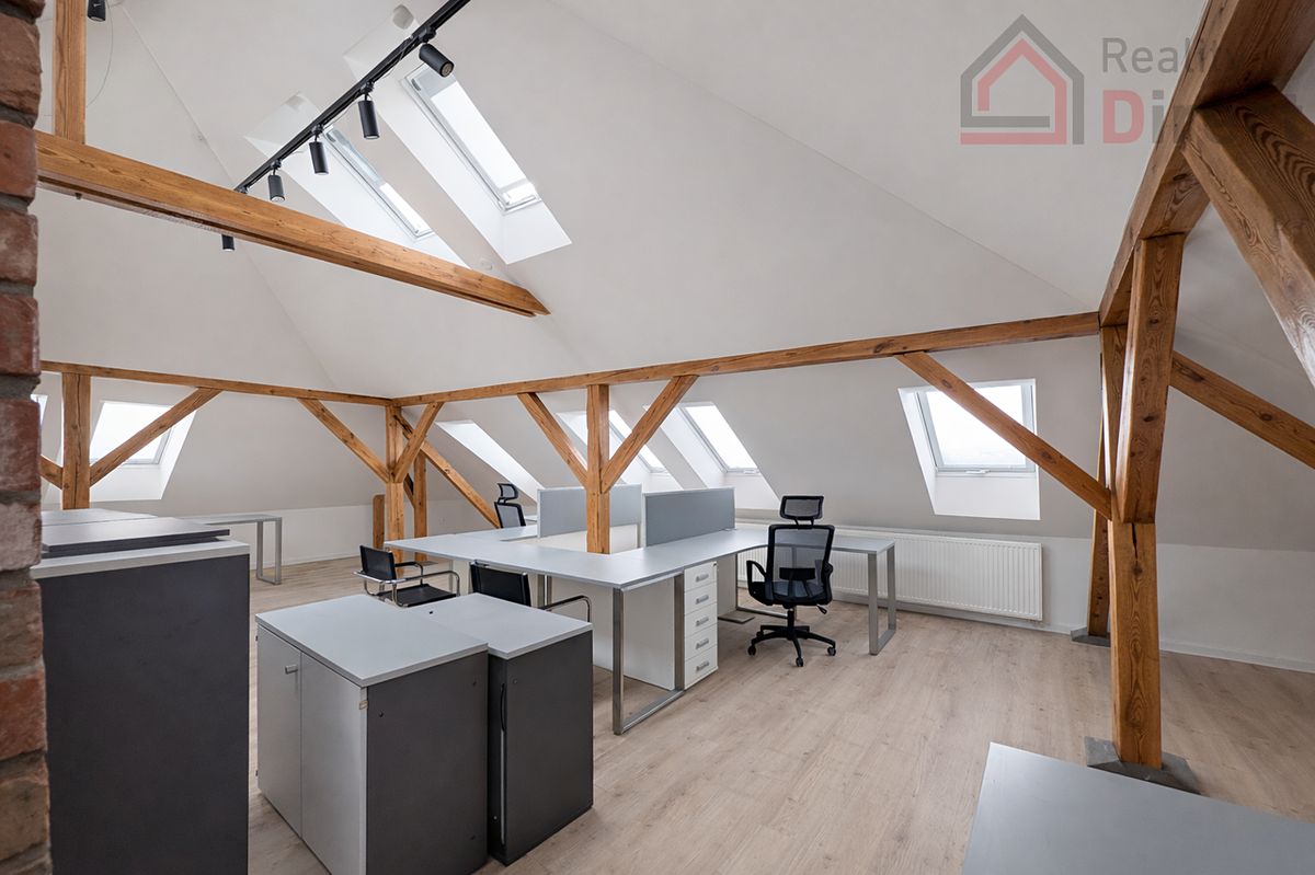 Pronájem kanceláře 86 m² – fotografie 2