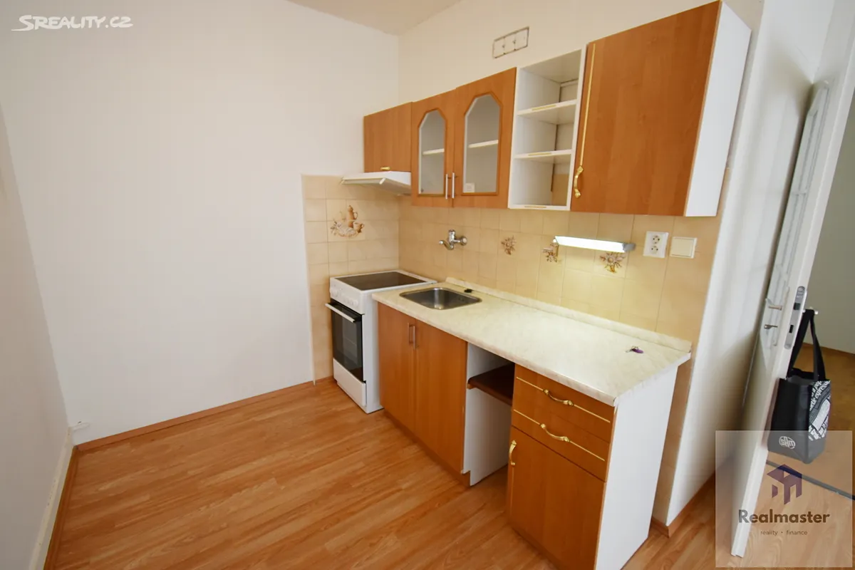 Pronájem bytu 2+kk 44 m² – pohled 2