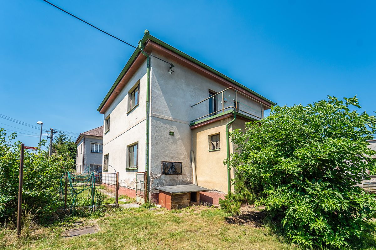 Prodej rodinného domu 250 m², pozemek 408 m² – fotografie 2