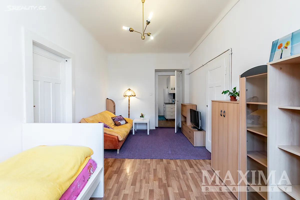 Pronájem bytu 2+kk 58 m² – pohled 2