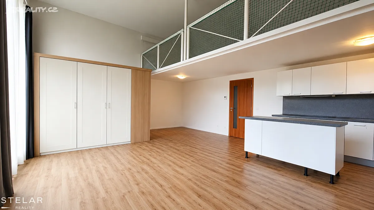 Pronájem bytu 3+kk 80 m² – pohled 3