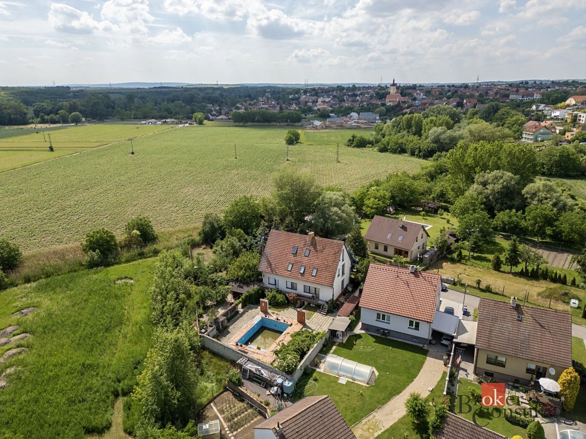 Prodej rodinného domu 402 m², pozemek 932 m² – fotografie 4