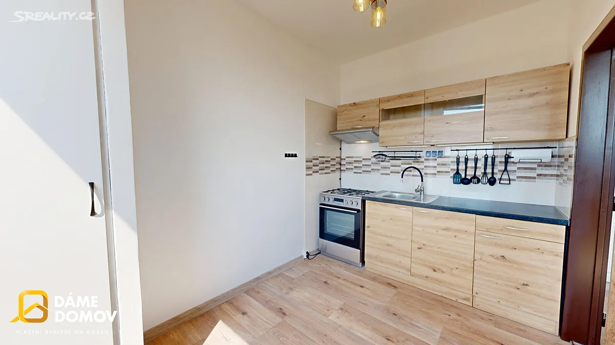 Pronájem bytu 2+1 48 m² – pohled 2