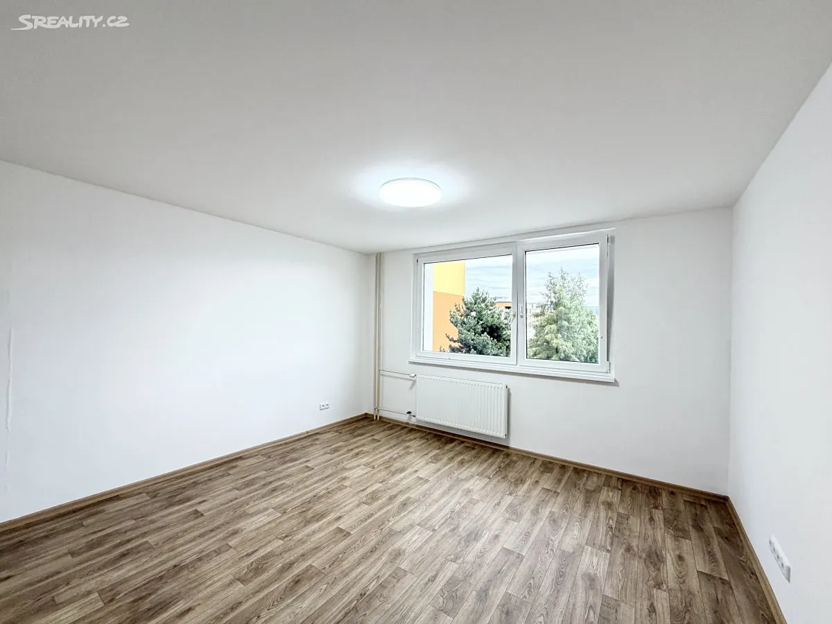 Pronájem bytu 2+kk 41 m² – pohled 3