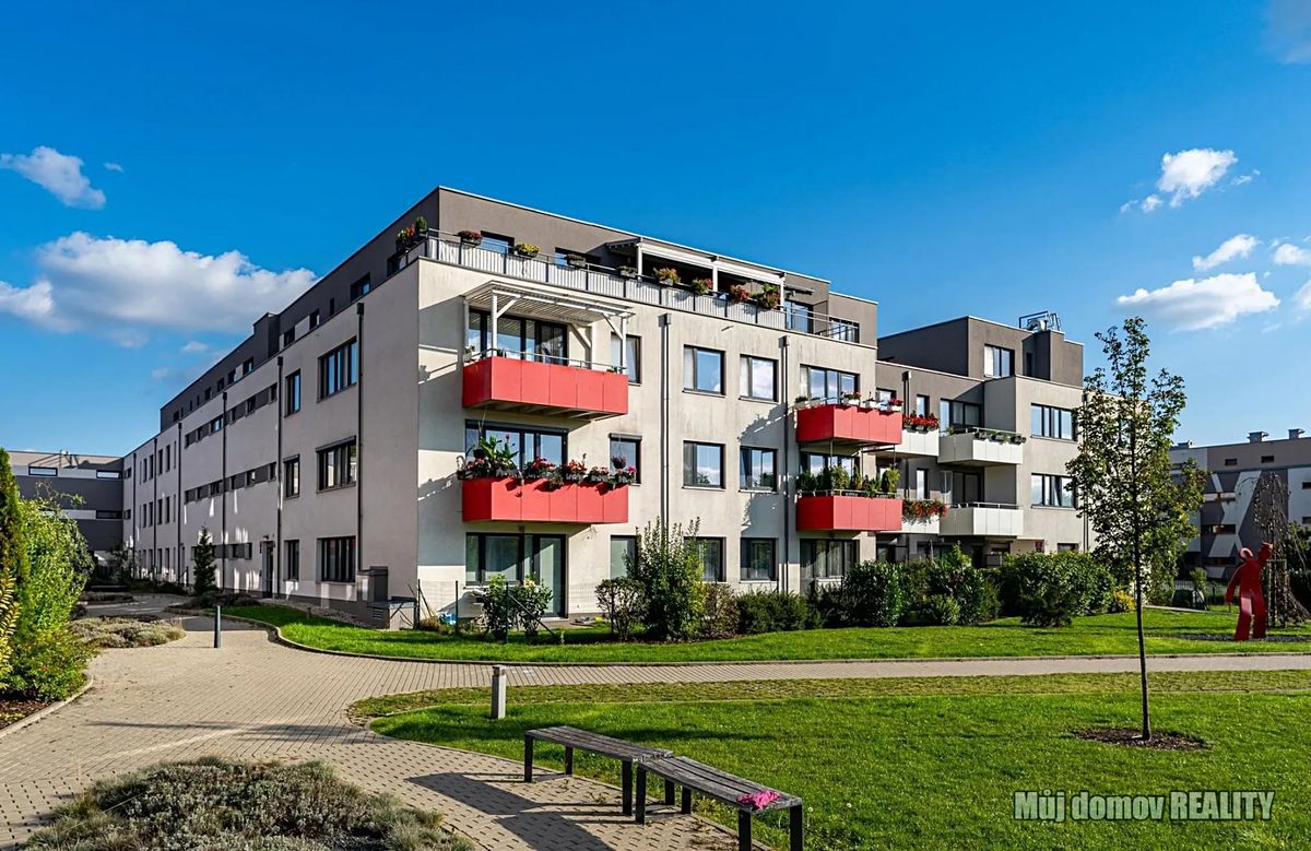 Pronájem bytu 1+kk 32 m²