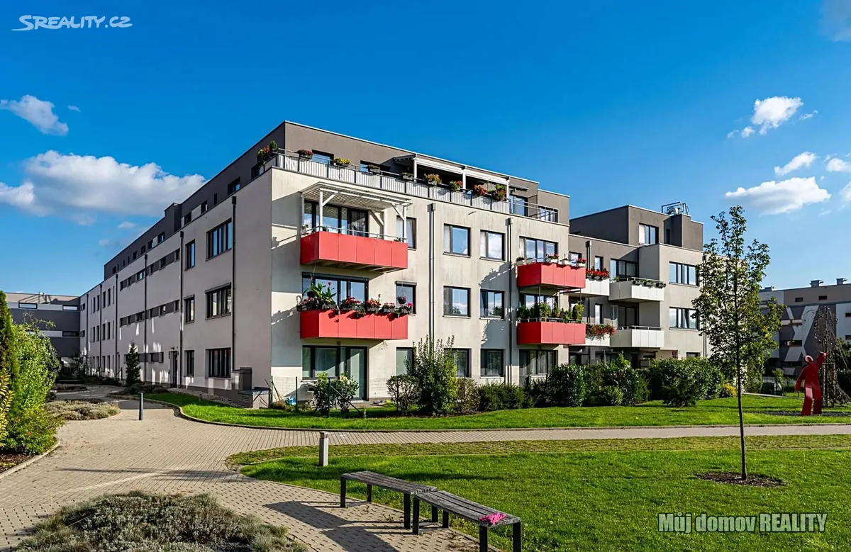 Pronájem bytu 1+kk 32 m², Praha