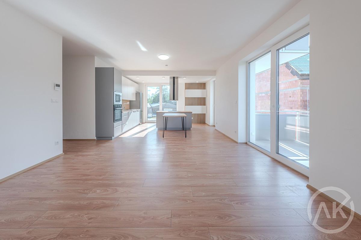 Pronájem bytu 3+kk 86 m² – fotografie 2