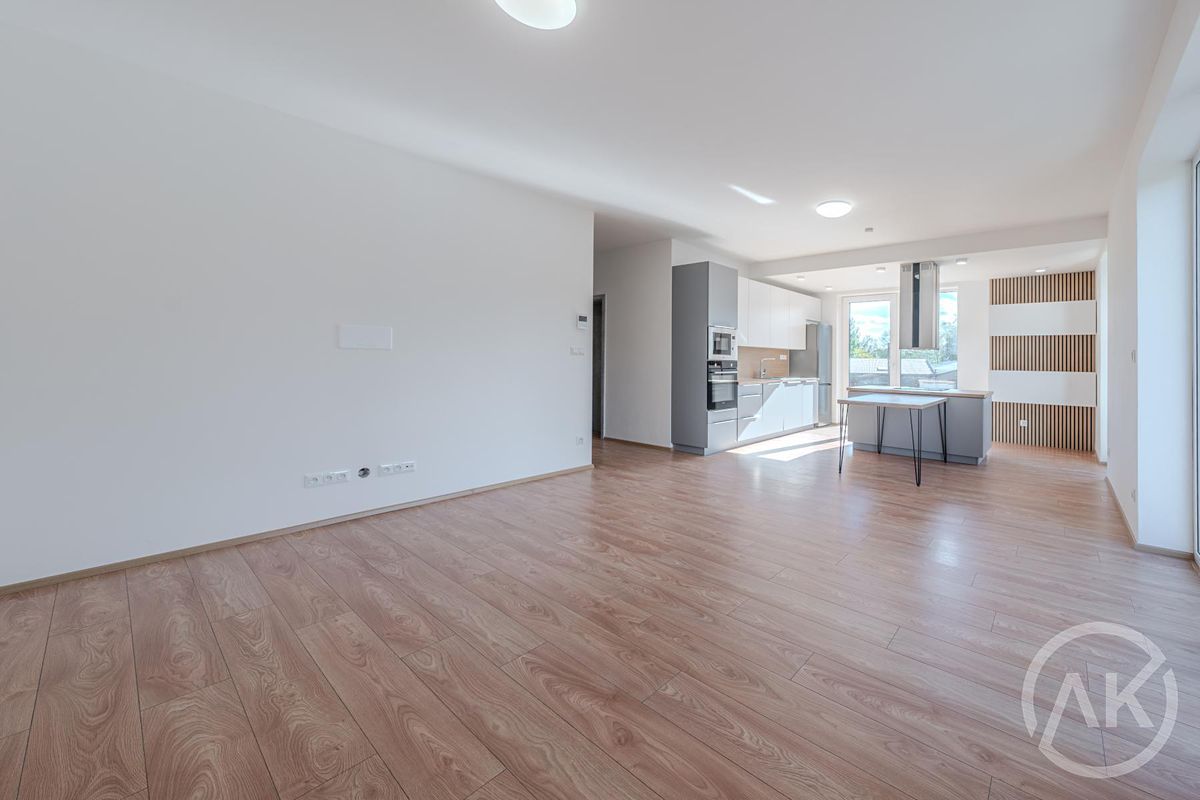Pronájem bytu 3+kk 86 m² – fotografie 3