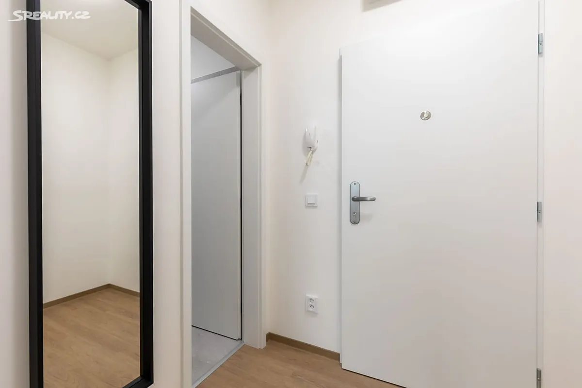 Pronájem bytu 1+kk 36 m² – pohled 5