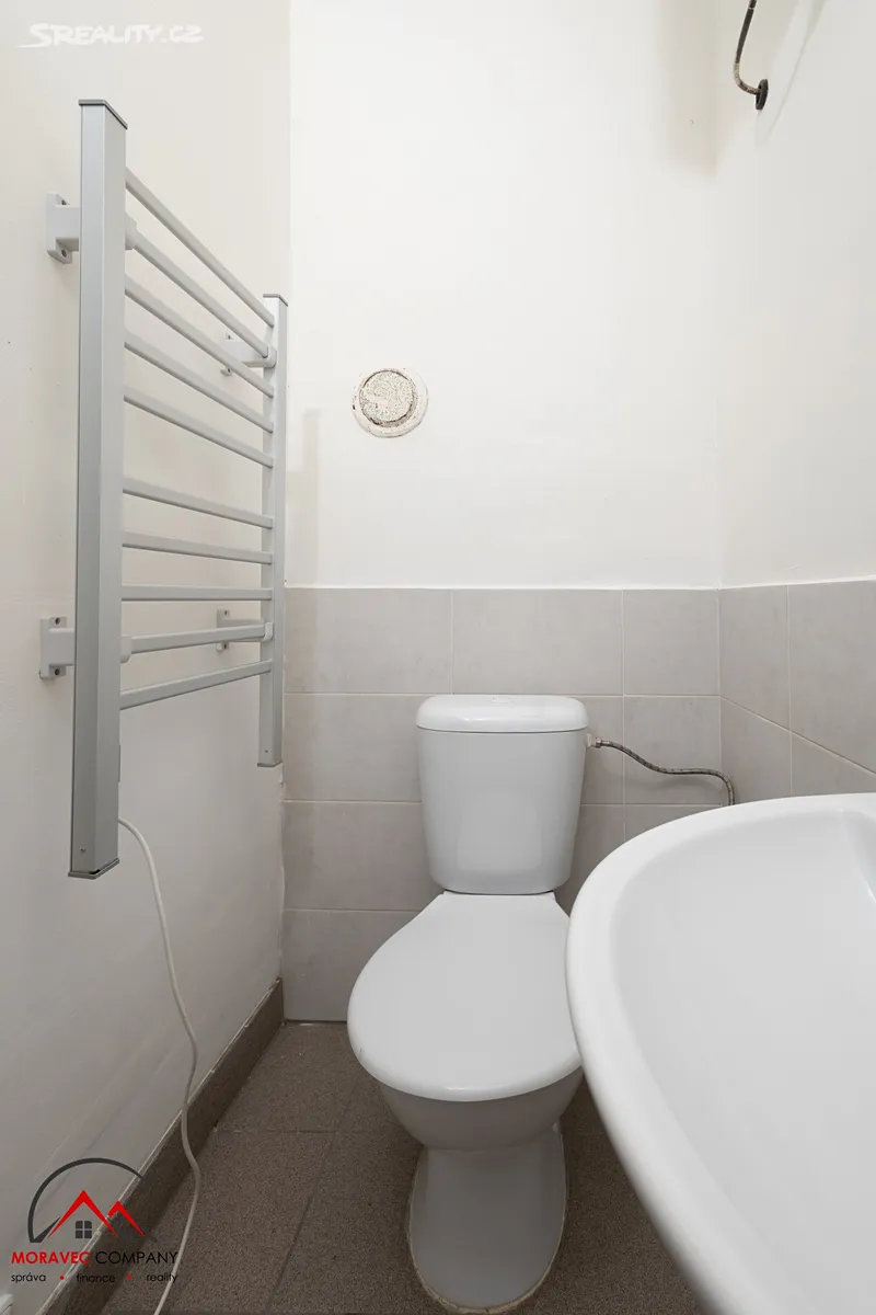 Pronájem bytu 1+1 37 m² – další
