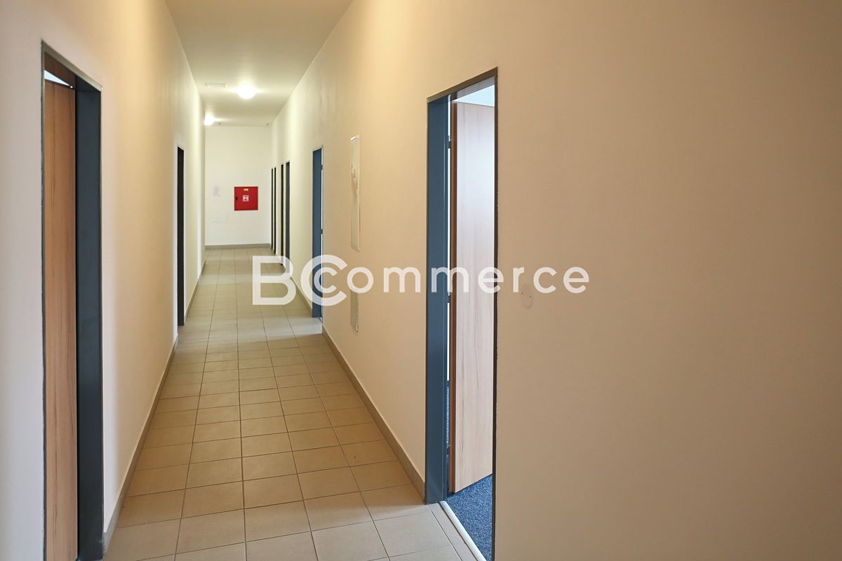 Pronájem kanceláře 37 m² – fotografie 4