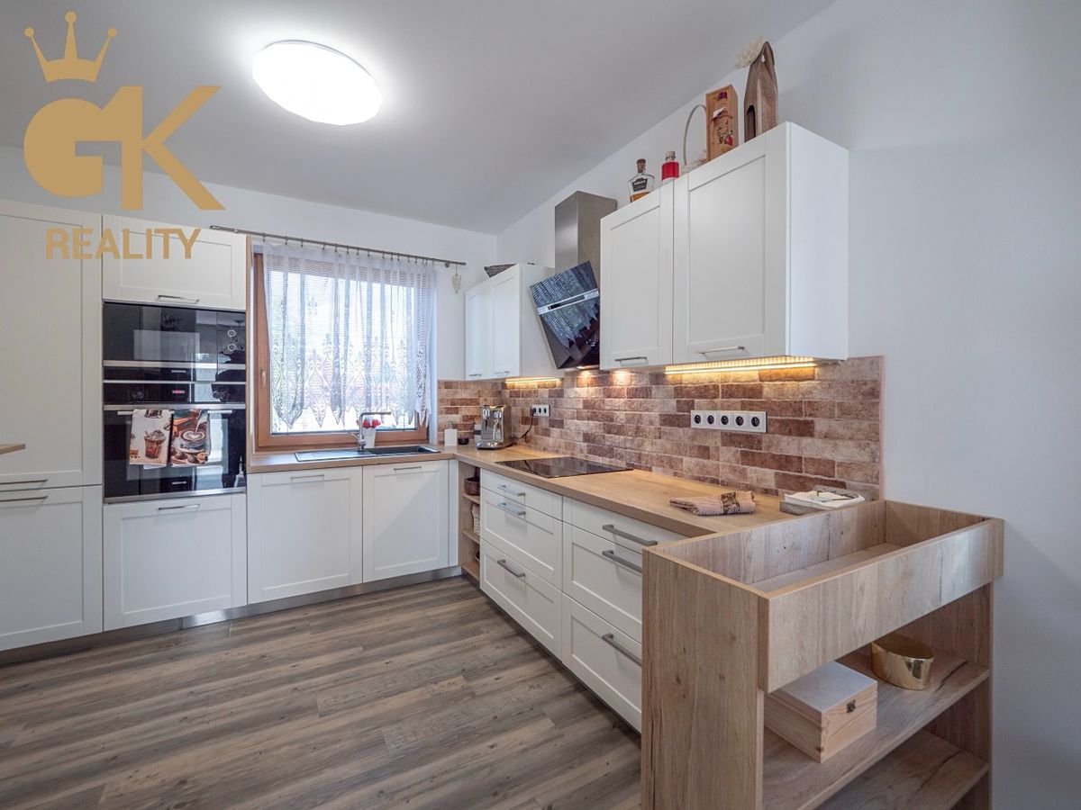 Prodej rodinného domu 90 m², pozemek 675 m² – fotografie 2
