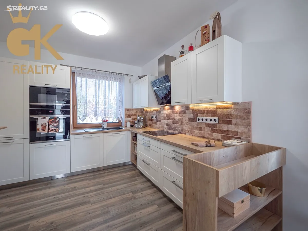 Prodej rodinného domu 90 m², pozemek 675 m² - Widok 2