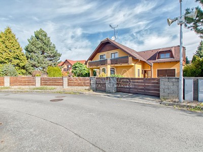 Prodej  rodinného domu 233 m², pozemek 885 m²