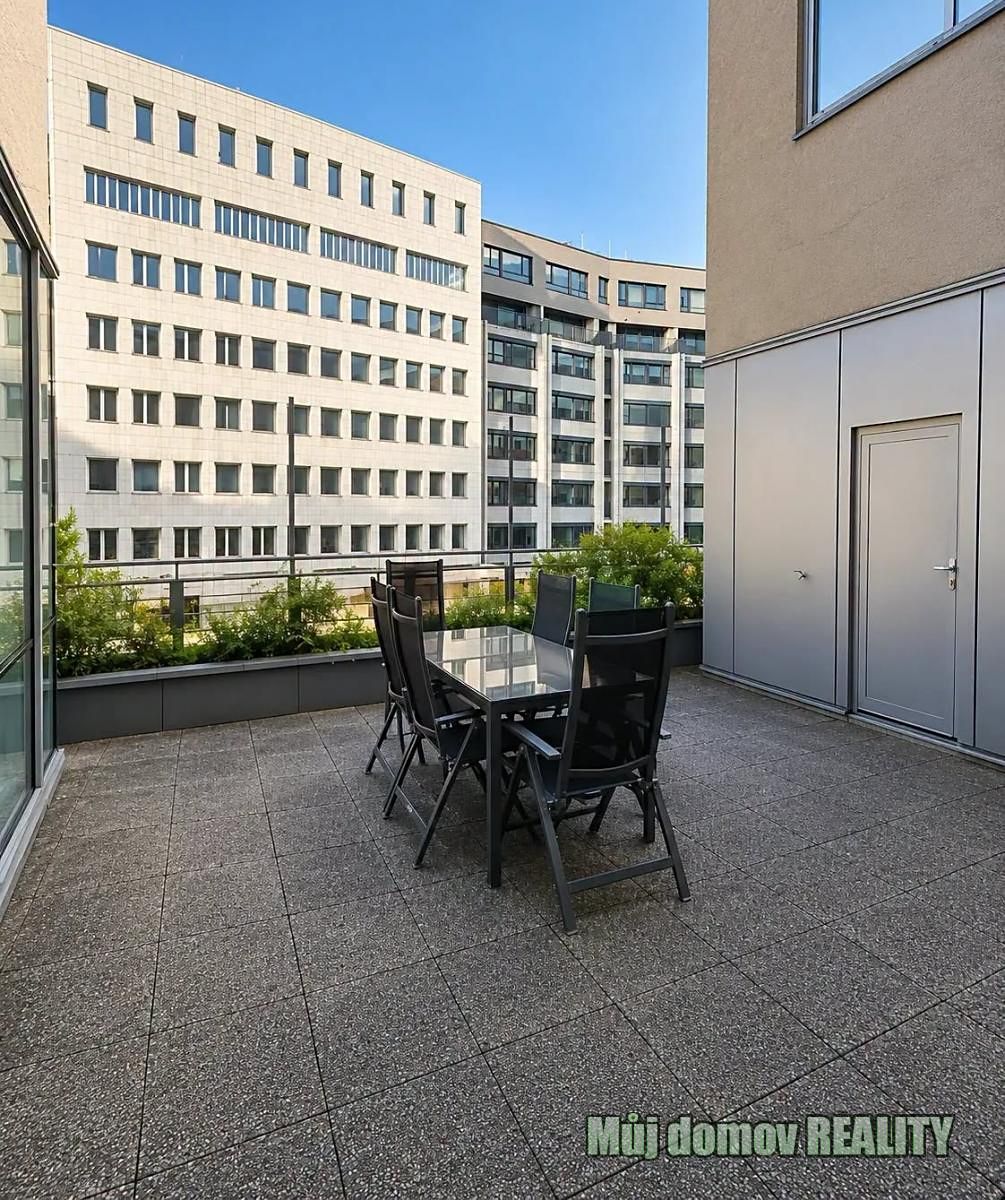 Pronájem kanceláře 45 m², Praha – fotka 1 z 3