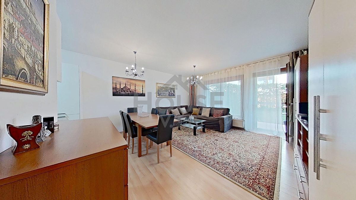 Pronájem bytu 4+kk 99 m² – fotografie 3