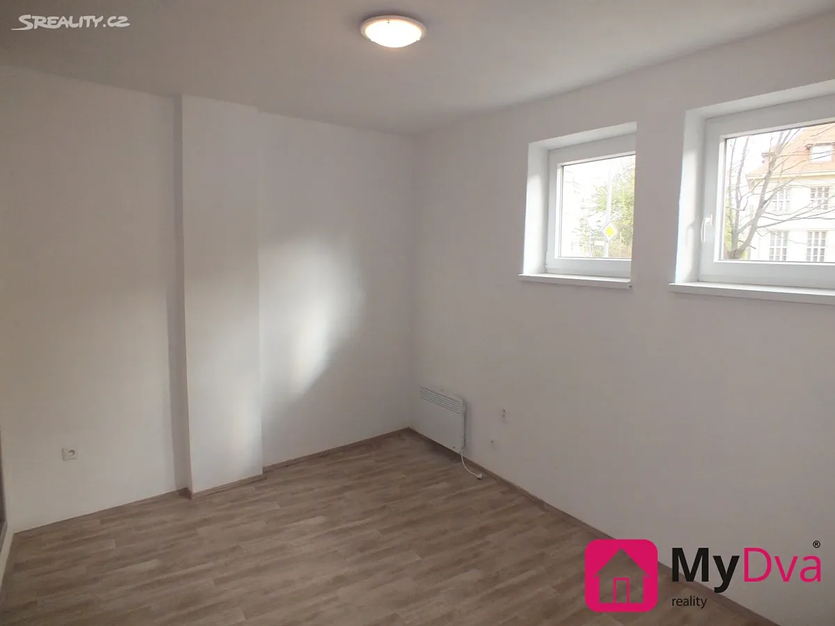 Pronájem bytu 1+1 38 m² – pohled 3