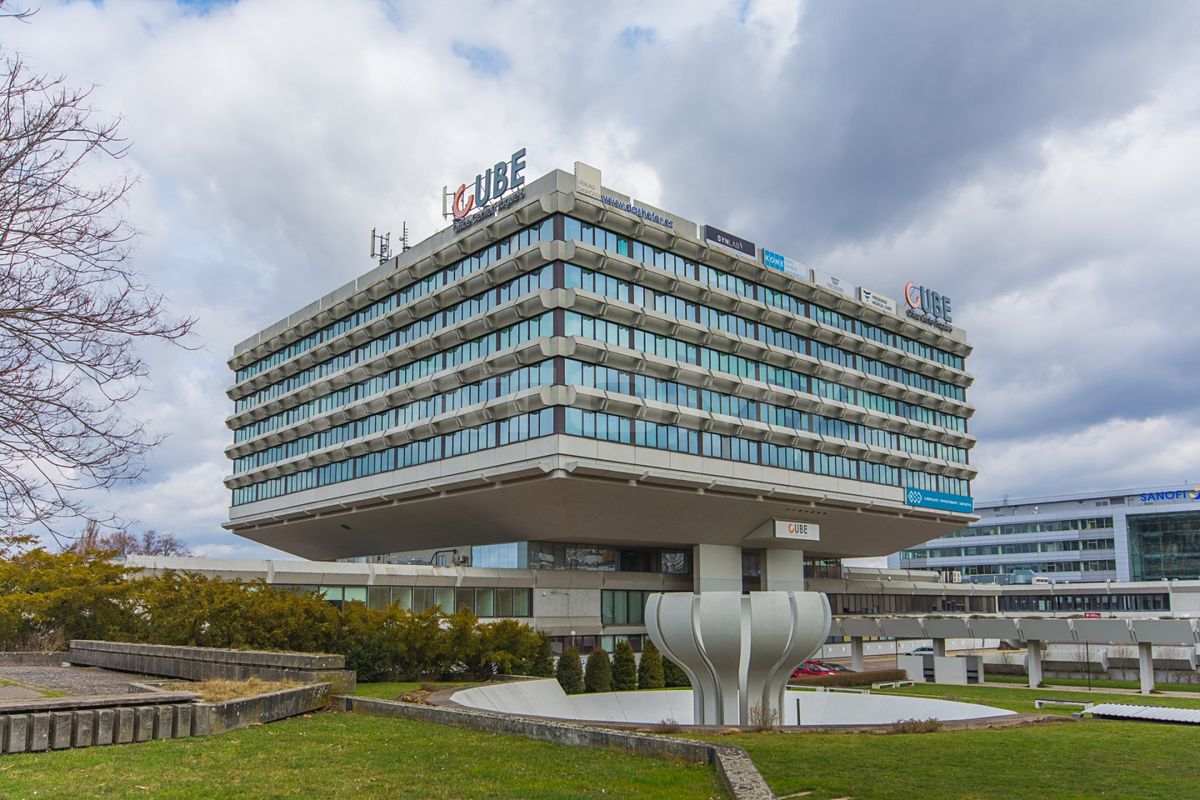 Pronájem kanceláře 250 m²