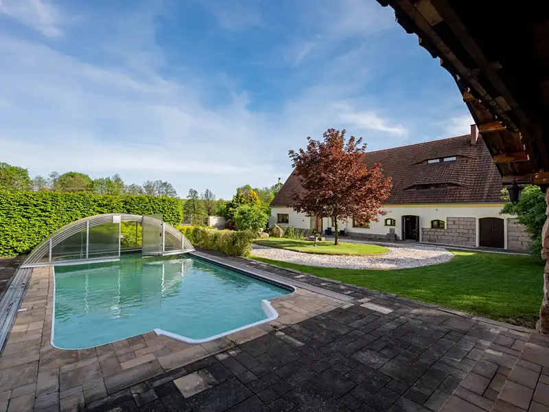 Prodej rodinného domu 600 m², pozemek 10121 m², Martínkovice – náhled fotky 3