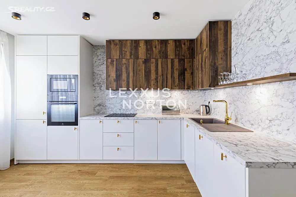 Pronájem rodinného domu 186 m², pozemek 156 m², Praha