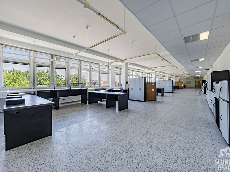Комерційне приміщення в оренду, 8 000 м² (27 з 41)