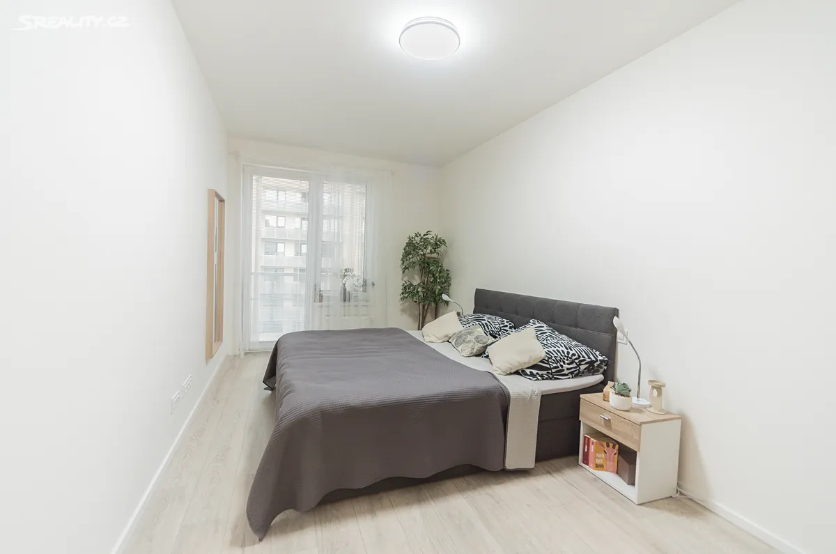 Pronájem bytu 2+kk 61 m², Praha
