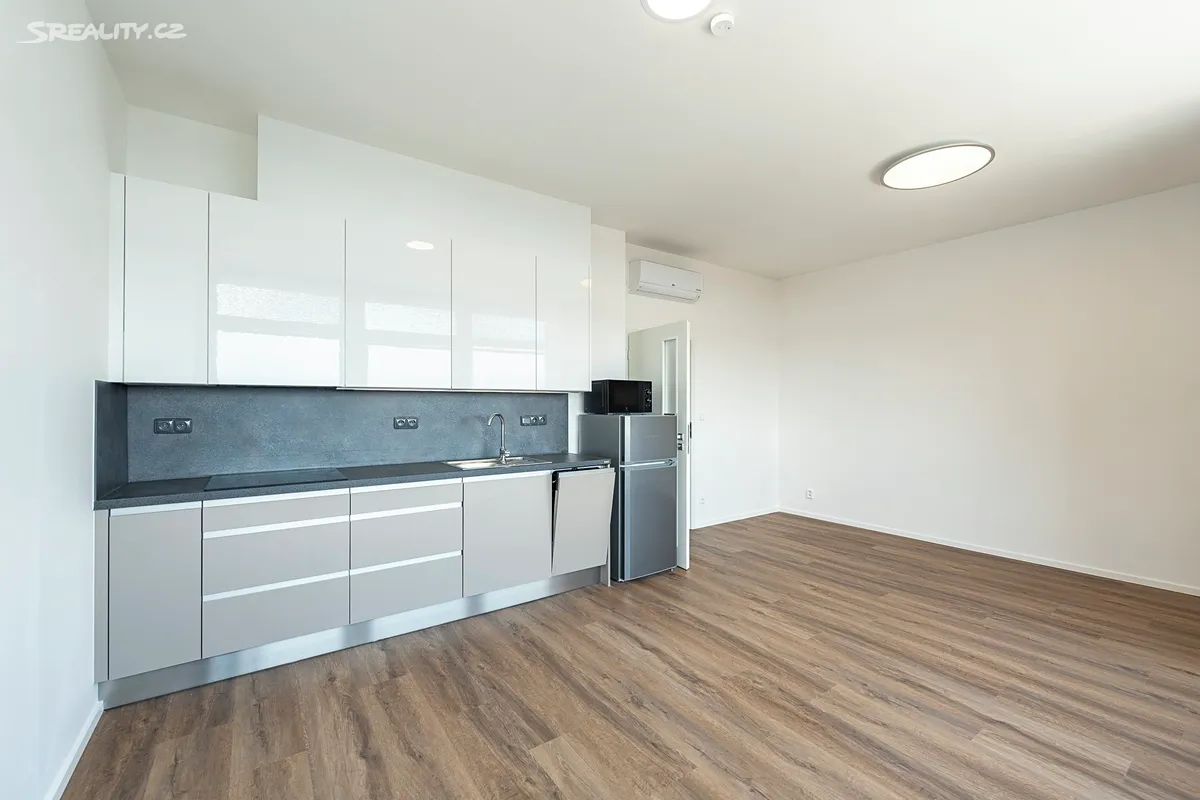 Pronájem bytu 1+kk 33 m², Pardubice
