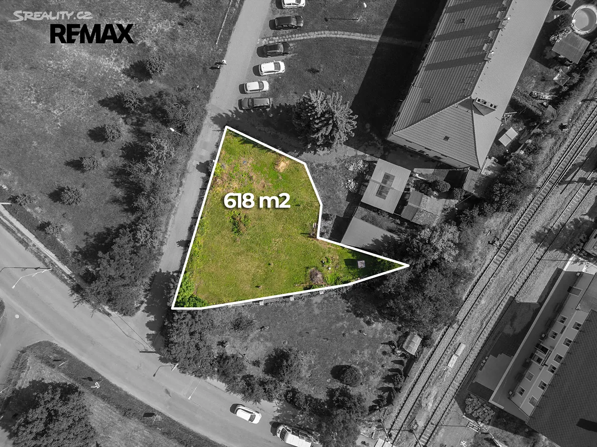 Prodej stavebního pozemku 618 m² – pohled 2