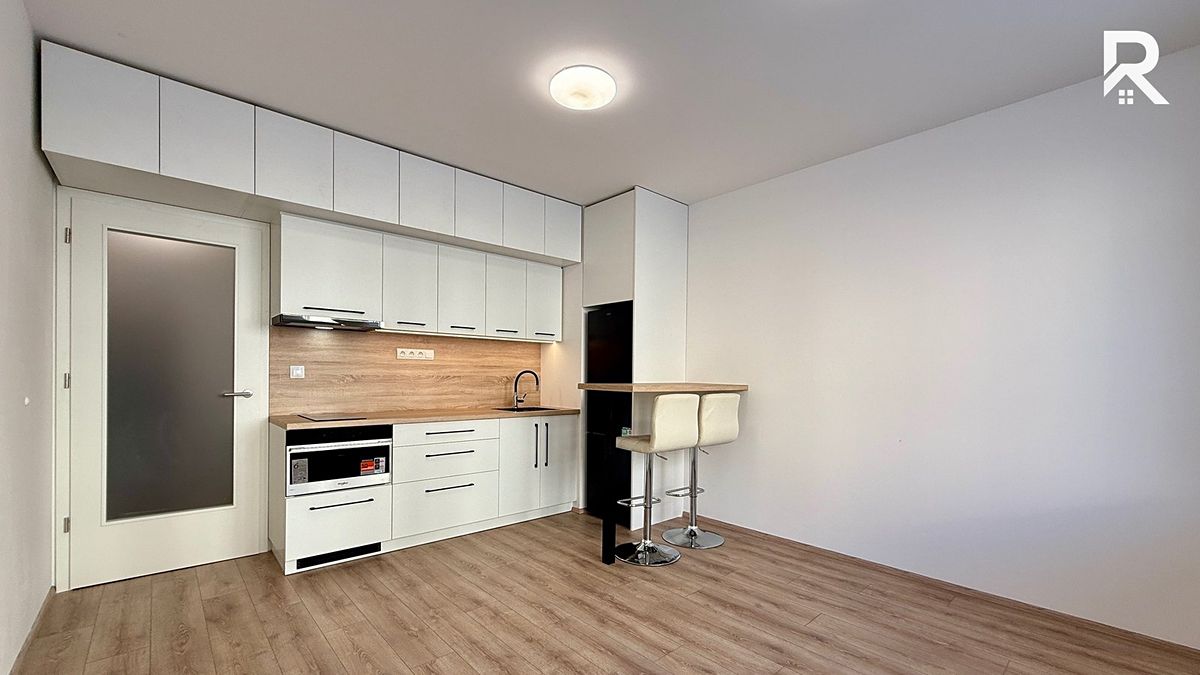 Pronájem bytu 1+kk 27 m²