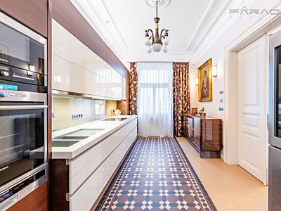 Pronájem bytu 4+1 184 m²