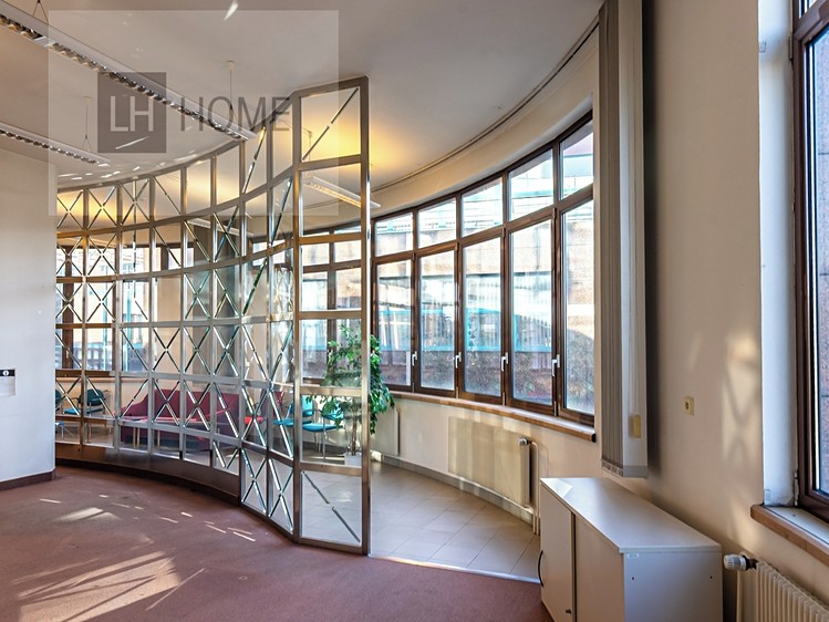 Pronájem komerčního prostoru, 200 m² (6 z 12)