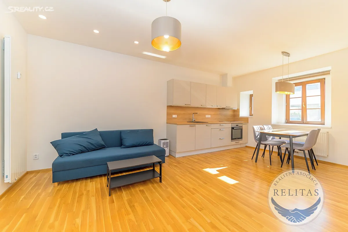 Pronájem bytu 2+kk 53 m² – pohled 4