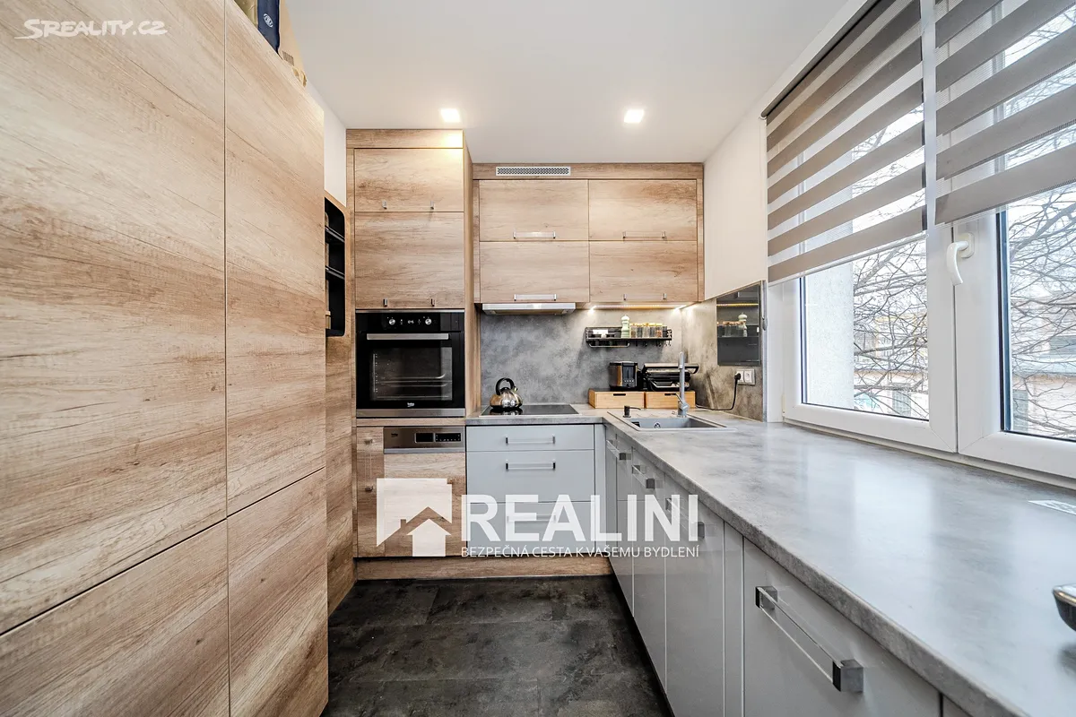 Pronájem bytu 2+1 56 m² – pohled 6