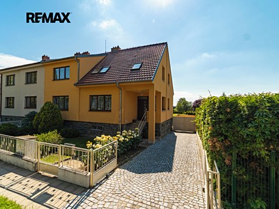 Prodej  rodinného domu 265 m², pozemek 812 m²