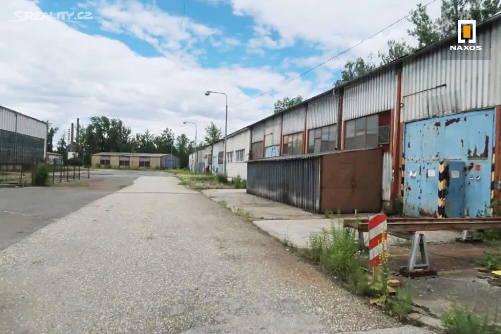 Pronájem skladového prostoru 750 m² - More
