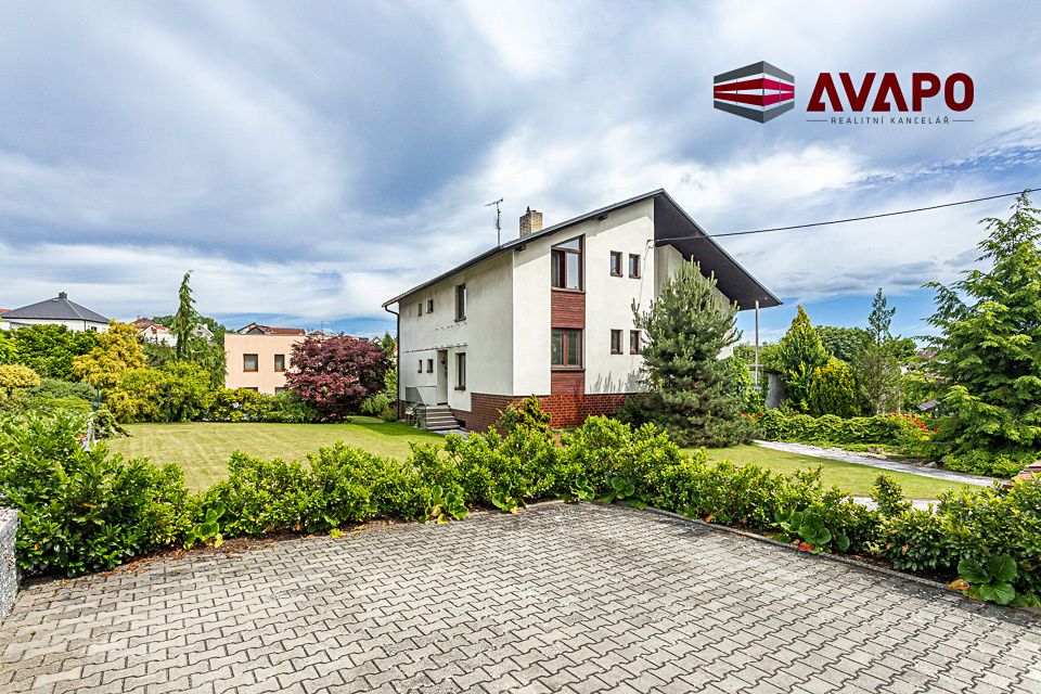Prodej rodinného domu 260 m², pozemek 1095 m² – fotografie 4
