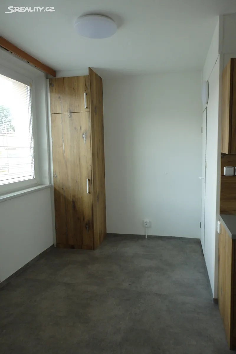 Pronájem bytu 3+1 76 m² – pohled 3