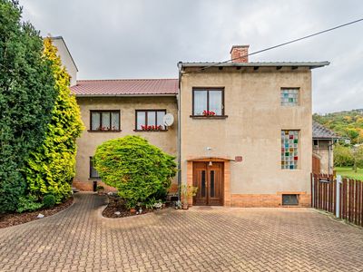 Prodej rodinného domu 208 m², pozemek 1390 m²