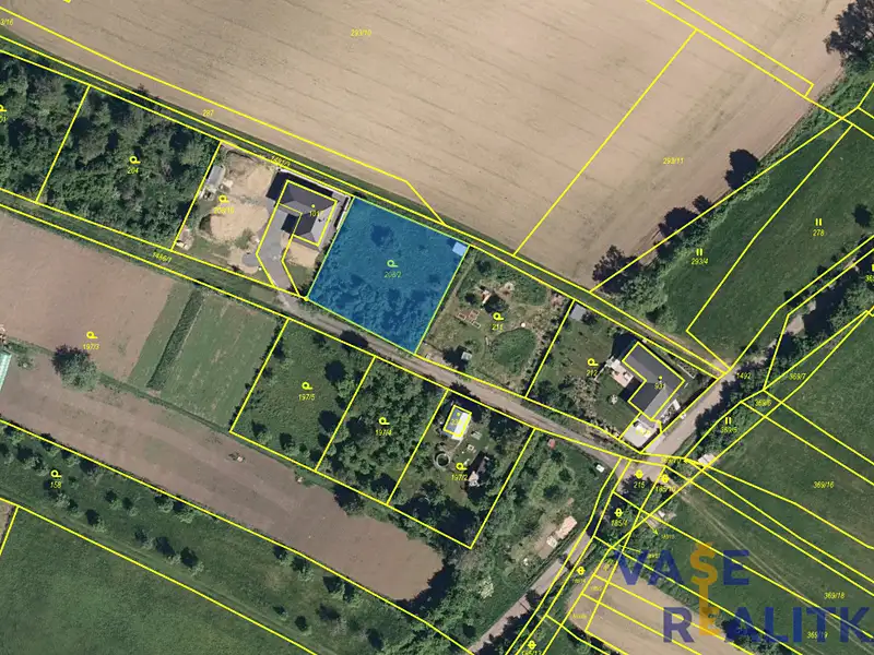 Prodej zahrady 1132 m², Lukov – náhled fotky 2