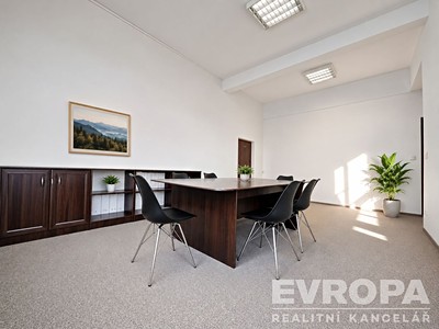 Pronájem kanceláře 160 m²